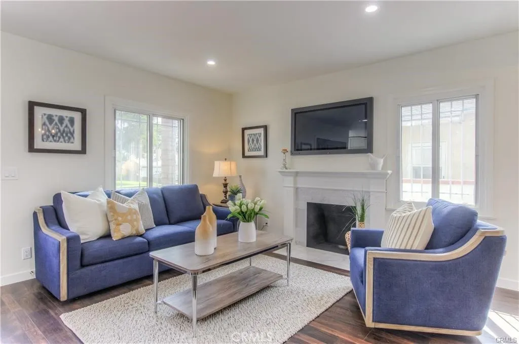 1925 N Screenland Drive, Burbank, California 91505 home-pic-12